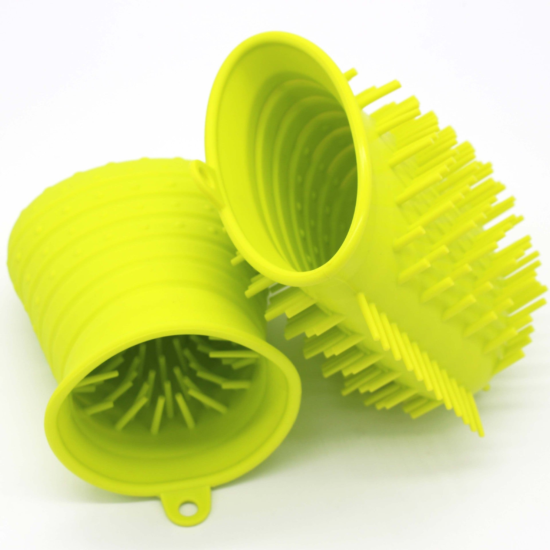 Pet Paw Cleaner Cup – Soft Bristle Paw Washer for Dogs