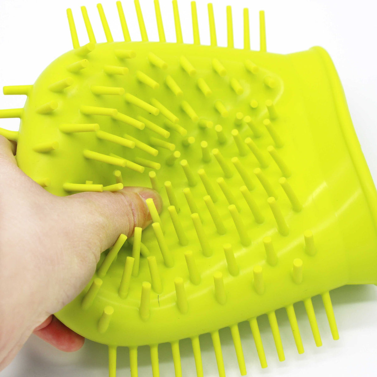 Pet Paw Cleaner Cup – Soft Bristle Paw Washer for Dogs
