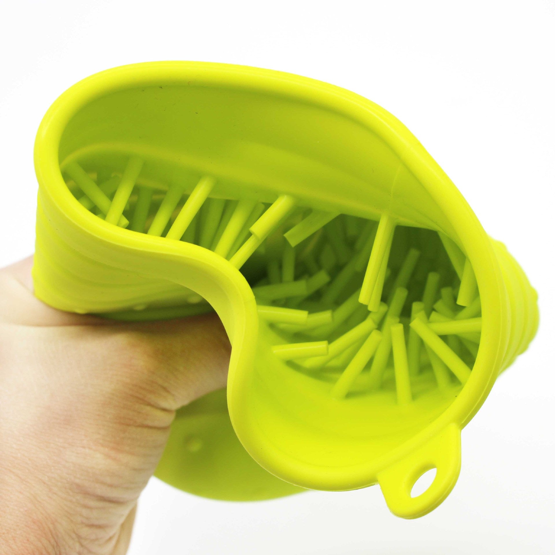 Pet Paw Cleaner Cup – Soft Bristle Paw Washer for Dogs